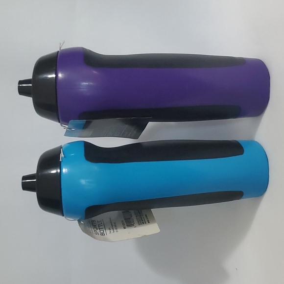 2 Water Squeese Sports Bottles 20 fl oz - Picture 3 of 3